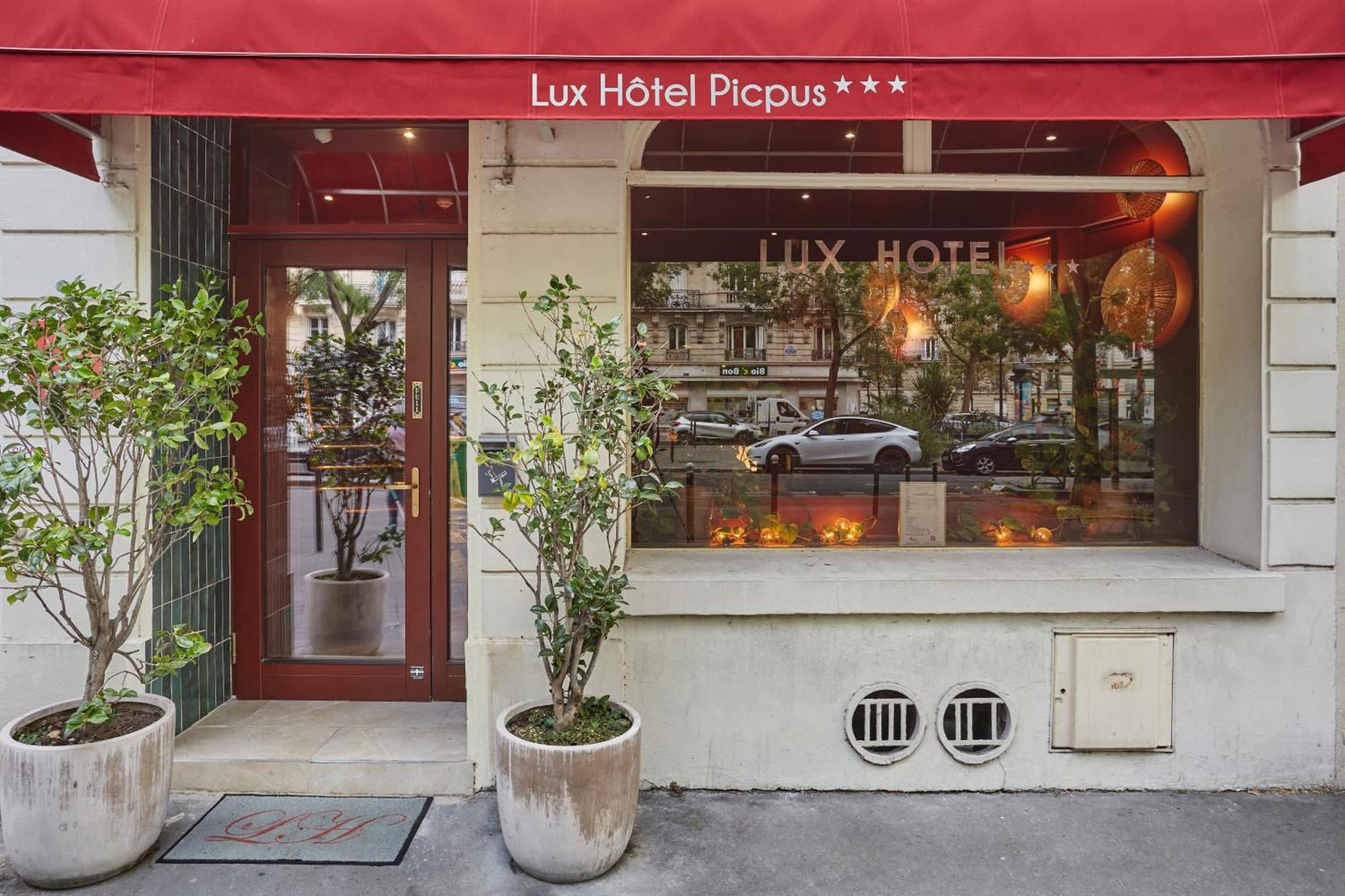 Hotel Lux Picpus Париж Екстериор снимка